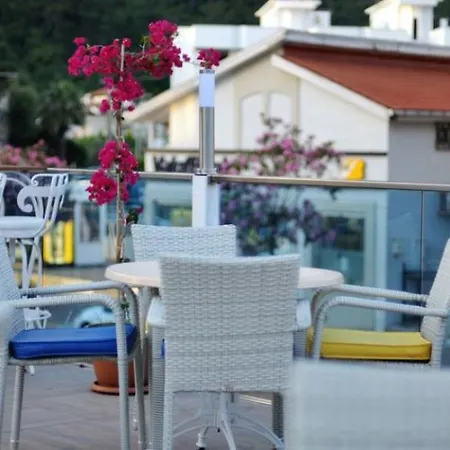 Otel (adults Only) İçmeler