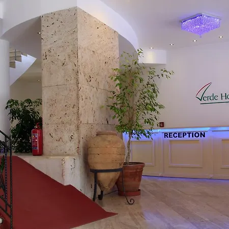 فندق (adults Only)